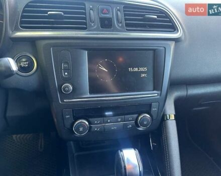 Білий Рено Kadjar, об'ємом двигуна 1.46 л та пробігом 141 тис. км за 15000 $, фото 5 на Automoto.ua