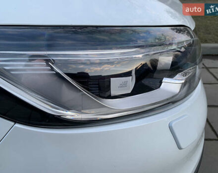 Белый Рено Kadjar, объемом двигателя 1.6 л и пробегом 132 тыс. км за 17500 $, фото 18 на Automoto.ua