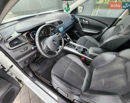 Белый Рено Kadjar, объемом двигателя 1.5 л и пробегом 232 тыс. км за 14950 $, фото 60 на Automoto.ua