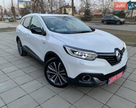 Белый Рено Kadjar, объемом двигателя 1.6 л и пробегом 132 тыс. км за 17500 $, фото 1 на Automoto.ua