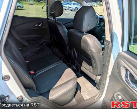 Белый Рено Kadjar, объемом двигателя 1.5 л и пробегом 90 тыс. км за 18000 $, фото 4 на Automoto.ua