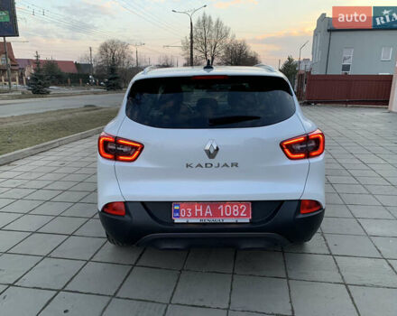 Белый Рено Kadjar, объемом двигателя 1.6 л и пробегом 132 тыс. км за 17500 $, фото 5 на Automoto.ua