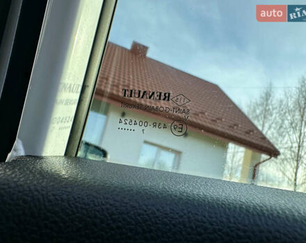 Белый Рено Kadjar, объемом двигателя 1.5 л и пробегом 230 тыс. км за 16000 $, фото 39 на Automoto.ua