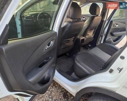 Белый Рено Kadjar, объемом двигателя 1.46 л и пробегом 134 тыс. км за 18000 $, фото 6 на Automoto.ua