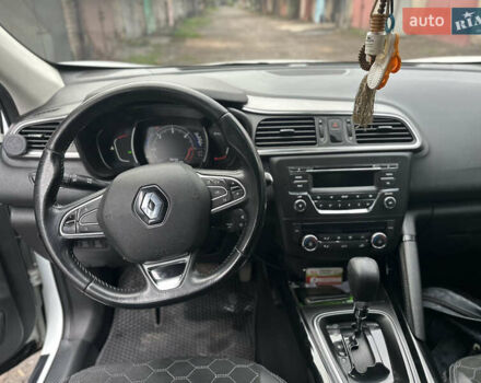 Белый Рено Kadjar, объемом двигателя 1.5 л и пробегом 249 тыс. км за 15700 $, фото 9 на Automoto.ua