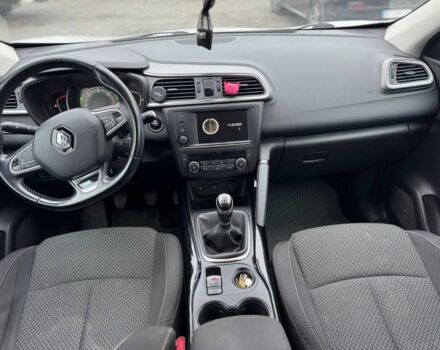 Белый Рено Kadjar, объемом двигателя 1.5 л и пробегом 202 тыс. км за 14700 $, фото 4 на Automoto.ua