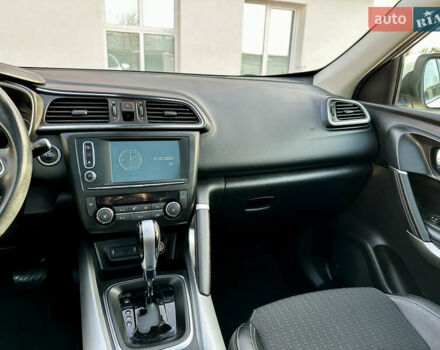 Белый Рено Kadjar, объемом двигателя 1.5 л и пробегом 230 тыс. км за 16000 $, фото 67 на Automoto.ua