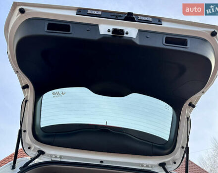 Белый Рено Kadjar, объемом двигателя 1.5 л и пробегом 230 тыс. км за 16000 $, фото 26 на Automoto.ua