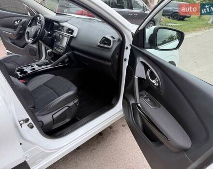 Белый Рено Kadjar, объемом двигателя 1.46 л и пробегом 192 тыс. км за 17700 $, фото 15 на Automoto.ua