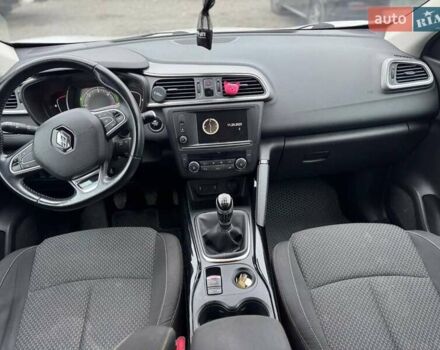 Білий Рено Kadjar, об'ємом двигуна 1.5 л та пробігом 202 тис. км за 14700 $, фото 3 на Automoto.ua
