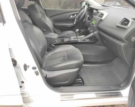 Білий Рено Kadjar, об'ємом двигуна 1.5 л та пробігом 210 тис. км за 17200 $, фото 4 на Automoto.ua