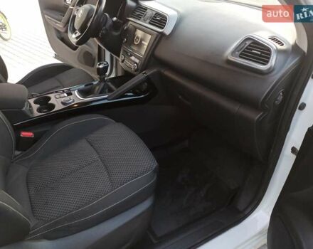 Белый Рено Kadjar, объемом двигателя 1.6 л и пробегом 146 тыс. км за 16399 $, фото 21 на Automoto.ua