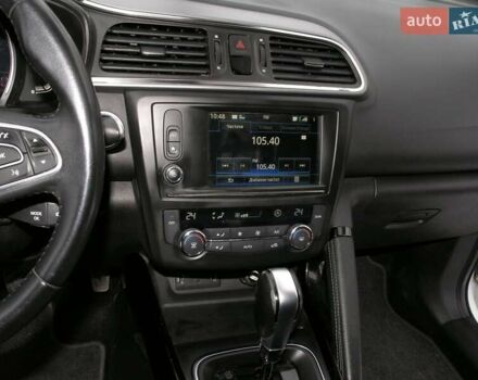 Белый Рено Kadjar, объемом двигателя 1.5 л и пробегом 230 тыс. км за 15500 $, фото 16 на Automoto.ua