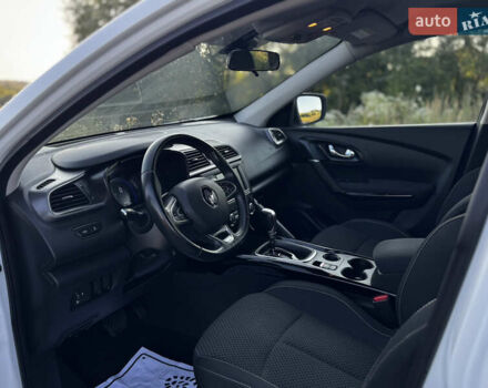 Белый Рено Kadjar, объемом двигателя 1.5 л и пробегом 155 тыс. км за 17700 $, фото 43 на Automoto.ua