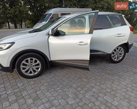 Белый Рено Kadjar, объемом двигателя 1.6 л и пробегом 146 тыс. км за 16399 $, фото 6 на Automoto.ua
