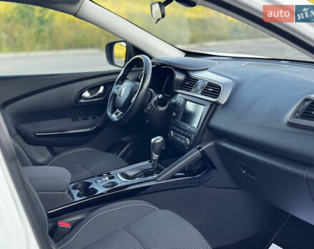 Белый Рено Kadjar, объемом двигателя 1.5 л и пробегом 155 тыс. км за 17700 $, фото 59 на Automoto.ua