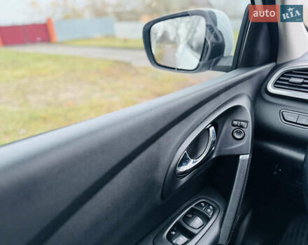 Белый Рено Kadjar, объемом двигателя 1.5 л и пробегом 67 тыс. км за 18500 $, фото 13 на Automoto.ua