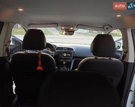 Белый Рено Kadjar, объемом двигателя 1.6 л и пробегом 146 тыс. км за 16399 $, фото 20 на Automoto.ua