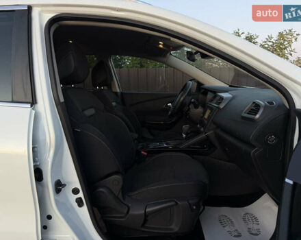 Белый Рено Kadjar, объемом двигателя 1.5 л и пробегом 219 тыс. км за 16600 $, фото 19 на Automoto.ua
