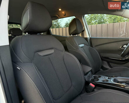 Белый Рено Kadjar, объемом двигателя 1.5 л и пробегом 219 тыс. км за 16600 $, фото 21 на Automoto.ua