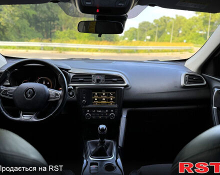 Белый Рено Kadjar, объемом двигателя 1.6 л и пробегом 67 тыс. км за 18500 $, фото 7 на Automoto.ua