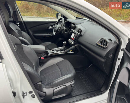 Белый Рено Kadjar, объемом двигателя 1.46 л и пробегом 93 тыс. км за 19600 $, фото 2 на Automoto.ua