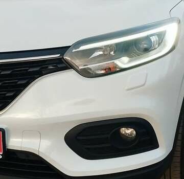 Белый Рено Kadjar, объемом двигателя 1.5 л и пробегом 103 тыс. км за 18800 $, фото 15 на Automoto.ua