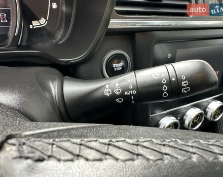 Белый Рено Kadjar, объемом двигателя 1.5 л и пробегом 217 тыс. км за 17845 $, фото 27 на Automoto.ua