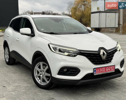 Белый Рено Kadjar, объемом двигателя 1.46 л и пробегом 93 тыс. км за 19600 $, фото 4 на Automoto.ua