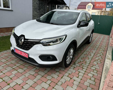 Белый Рено Kadjar, объемом двигателя 1.5 л и пробегом 217 тыс. км за 17845 $, фото 3 на Automoto.ua