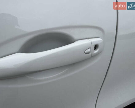 Белый Рено Kadjar, объемом двигателя 1.46 л и пробегом 93 тыс. км за 19600 $, фото 17 на Automoto.ua