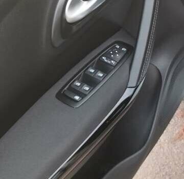 Белый Рено Kadjar, объемом двигателя 1.5 л и пробегом 103 тыс. км за 18800 $, фото 32 на Automoto.ua