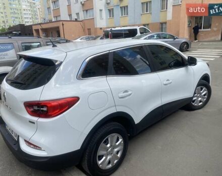 Белый Рено Kadjar, объемом двигателя 1.2 л и пробегом 61 тыс. км за 15500 $, фото 2 на Automoto.ua