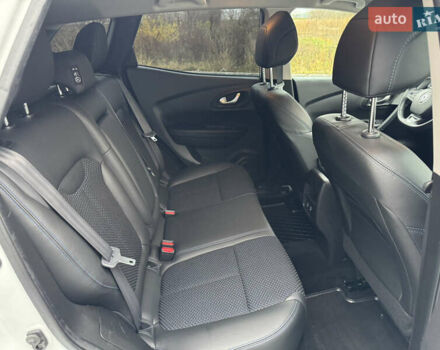 Белый Рено Kadjar, объемом двигателя 1.46 л и пробегом 93 тыс. км за 19600 $, фото 35 на Automoto.ua