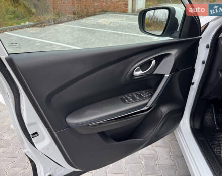 Белый Рено Kadjar, объемом двигателя 1.46 л и пробегом 93 тыс. км за 19600 $, фото 25 на Automoto.ua