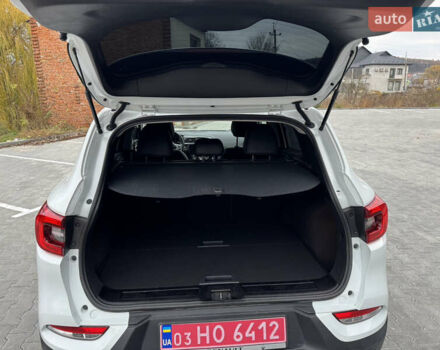 Белый Рено Kadjar, объемом двигателя 1.46 л и пробегом 93 тыс. км за 19600 $, фото 38 на Automoto.ua