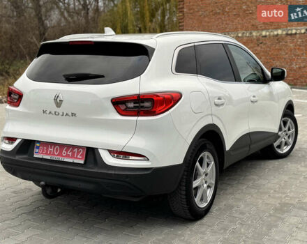 Белый Рено Kadjar, объемом двигателя 1.46 л и пробегом 93 тыс. км за 19600 $, фото 1 на Automoto.ua