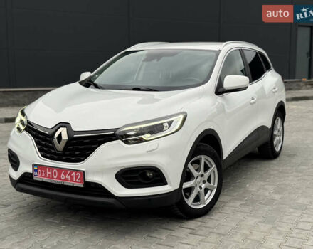Белый Рено Kadjar, объемом двигателя 1.46 л и пробегом 93 тыс. км за 19600 $, фото 3 на Automoto.ua