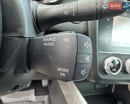 Белый Рено Kadjar, объемом двигателя 1.46 л и пробегом 50 тыс. км за 22300 $, фото 49 на Automoto.ua