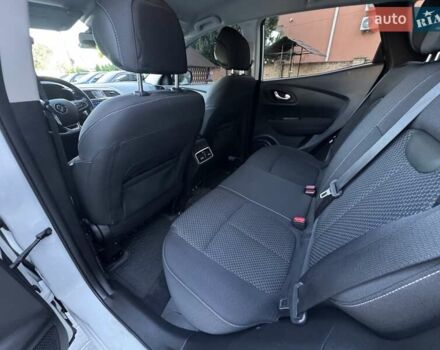 Белый Рено Kadjar, объемом двигателя 1.5 л и пробегом 88 тыс. км за 19999 $, фото 2 на Automoto.ua