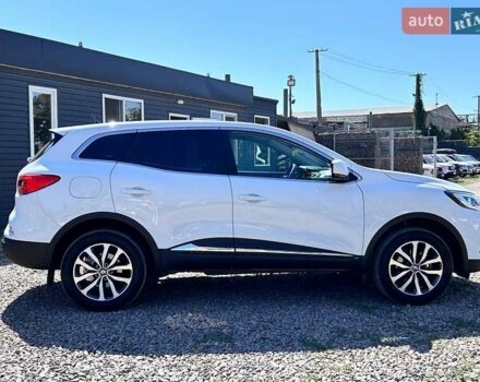 Белый Рено Kadjar, объемом двигателя 1.5 л и пробегом 85 тыс. км за 18800 $, фото 3 на Automoto.ua