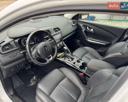 Білий Рено Kadjar, об'ємом двигуна 1.46 л та пробігом 191 тис. км за 18800 $, фото 23 на Automoto.ua