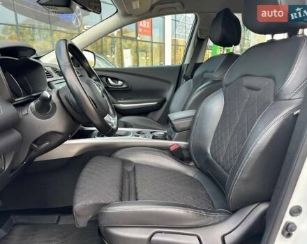 Белый Рено Kadjar, объемом двигателя 1.46 л и пробегом 50 тыс. км за 22300 $, фото 65 на Automoto.ua