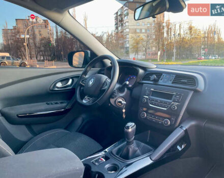 Белый Рено Kadjar, объемом двигателя 1.2 л и пробегом 65 тыс. км за 17300 $, фото 12 на Automoto.ua