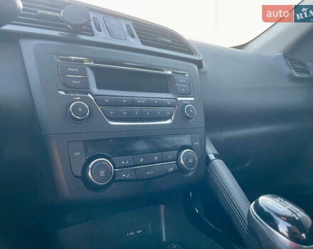 Белый Рено Kadjar, объемом двигателя 1.2 л и пробегом 65 тыс. км за 17300 $, фото 10 на Automoto.ua