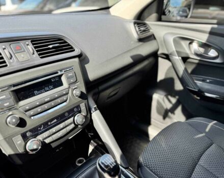 Белый Рено Kadjar, объемом двигателя 1.2 л и пробегом 25 тыс. км за 15400 $, фото 10 на Automoto.ua