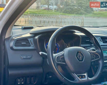 Белый Рено Kadjar, объемом двигателя 1.2 л и пробегом 65 тыс. км за 17300 $, фото 9 на Automoto.ua