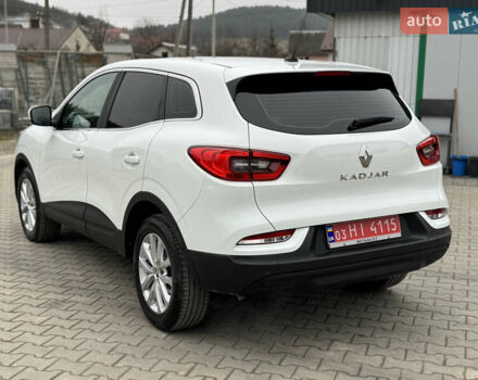 Білий Рено Kadjar, об'ємом двигуна 1.46 л та пробігом 191 тис. км за 18800 $, фото 4 на Automoto.ua