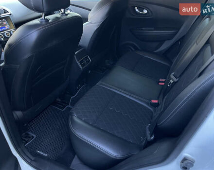 Белый Рено Kadjar, объемом двигателя 1.46 л и пробегом 103 тыс. км за 20900 $, фото 9 на Automoto.ua