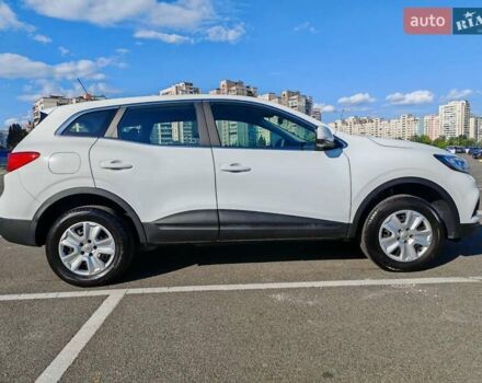 Белый Рено Kadjar, объемом двигателя 1.2 л и пробегом 101 тыс. км за 14999 $, фото 17 на Automoto.ua